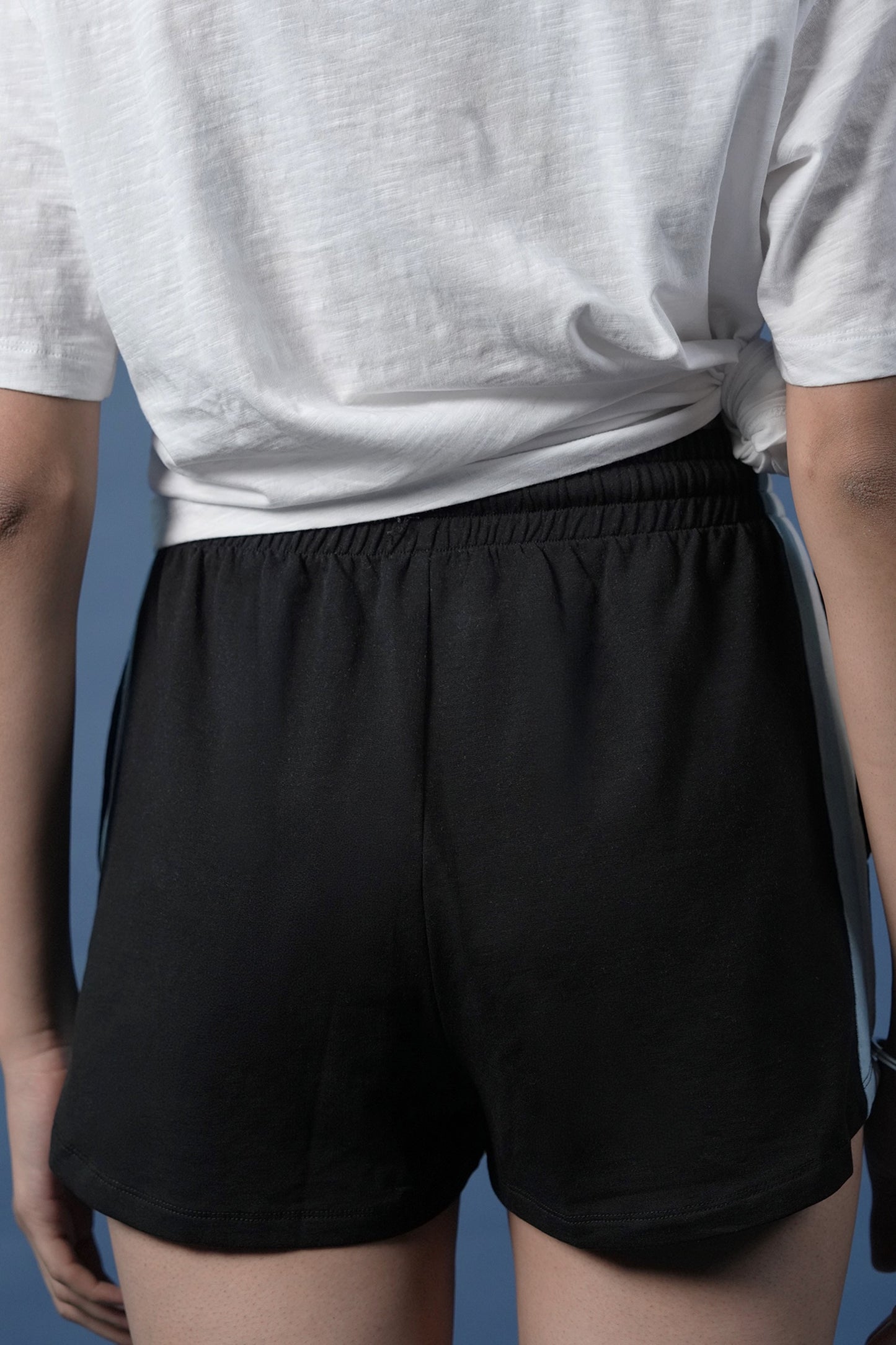 STRIPED LOUNGE SHORTS (Black)