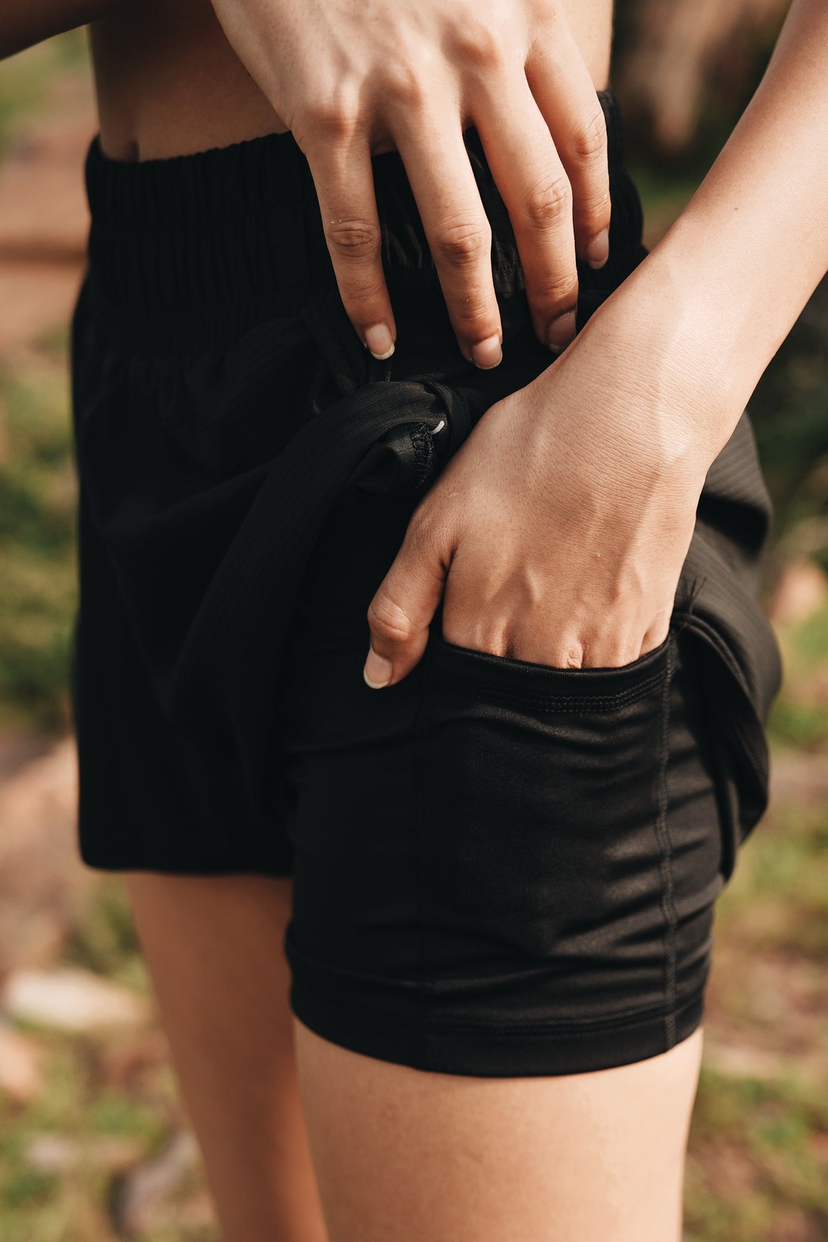 AIR SHORTS WOMEN (Black)