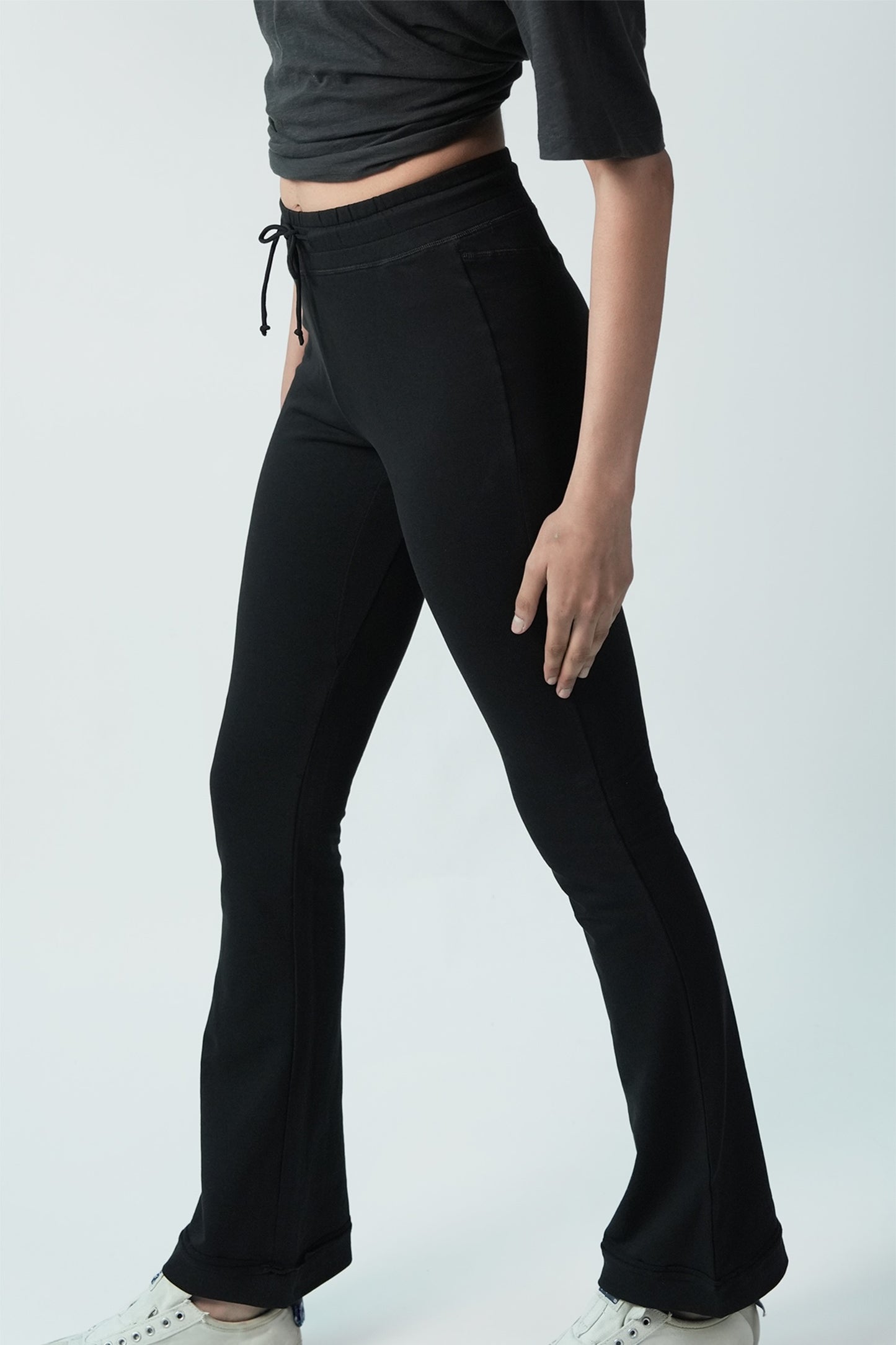 DEFINE FLARED TRACKS (Black)