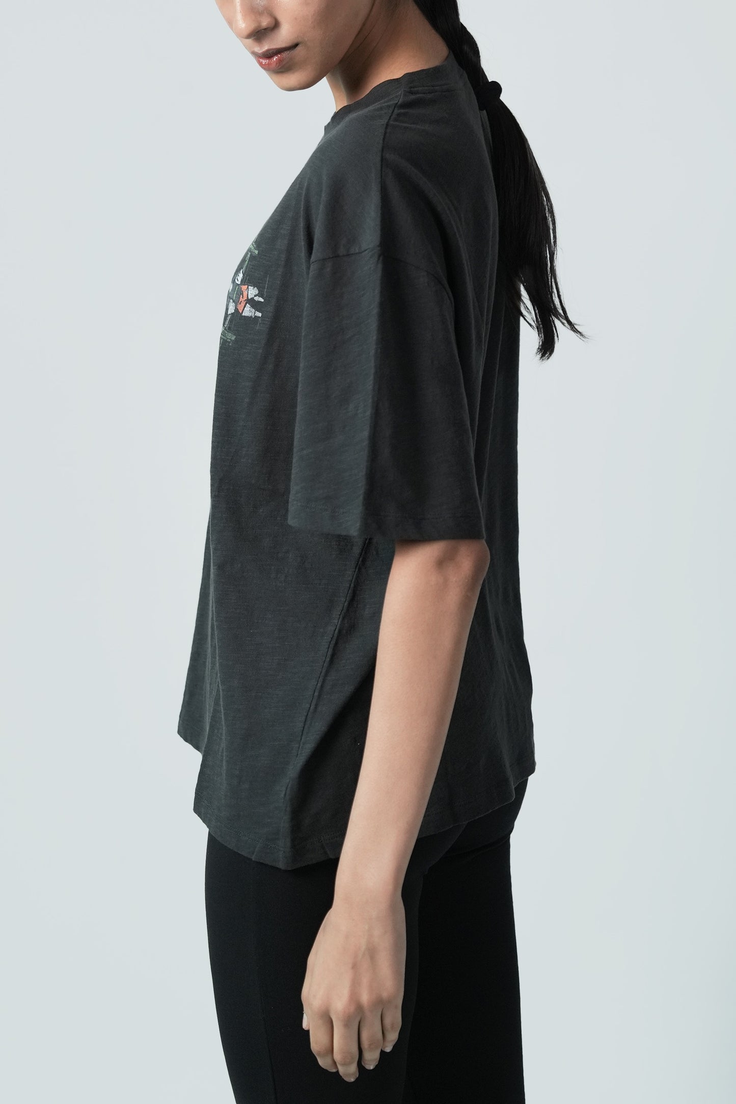 TRAINING TEE (CHARCOAL)