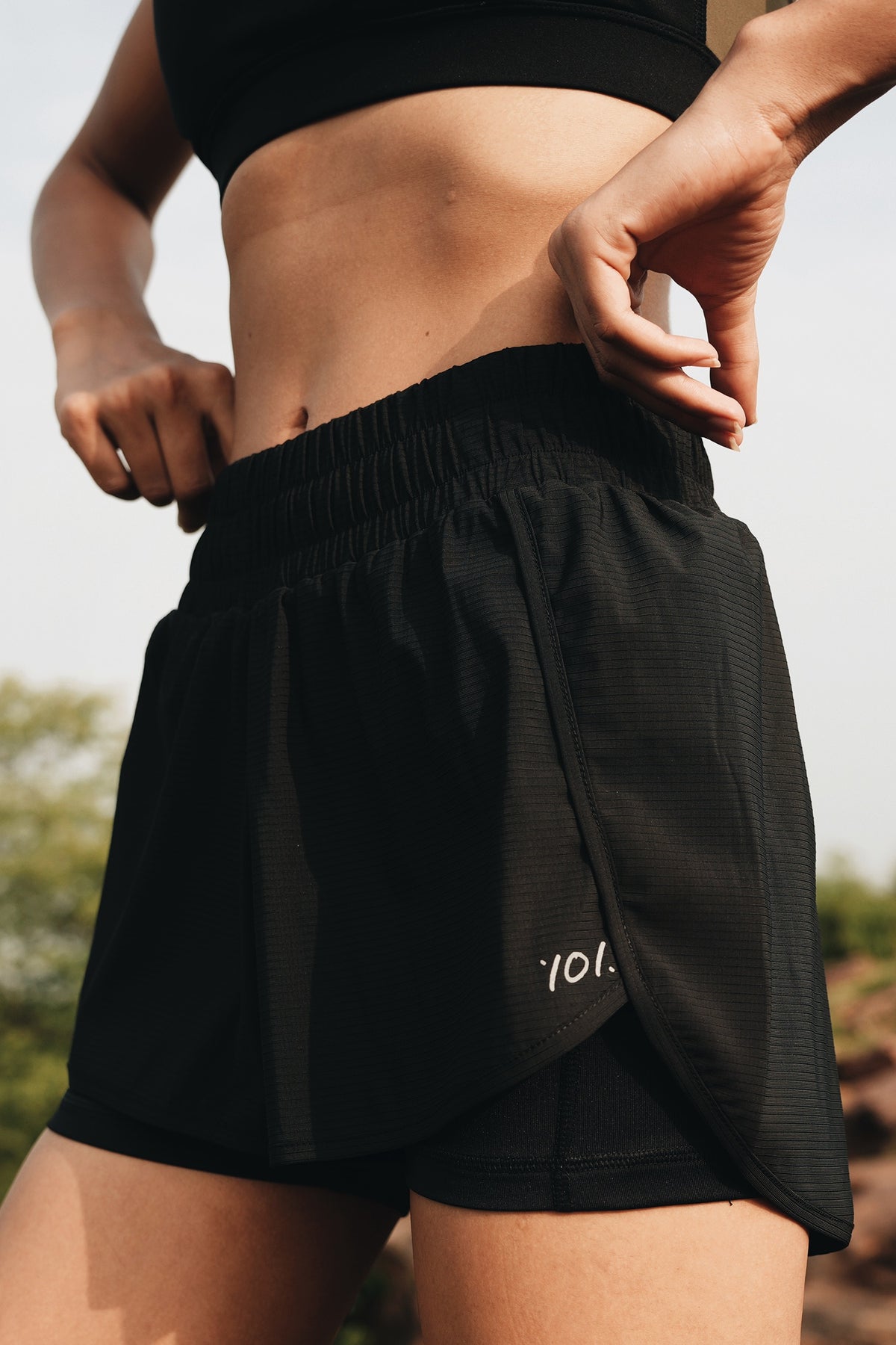 AIR SHORTS WOMEN (Black)
