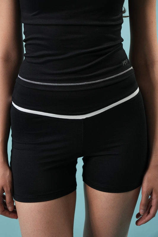 GLIDE SHORTS (Black/White)