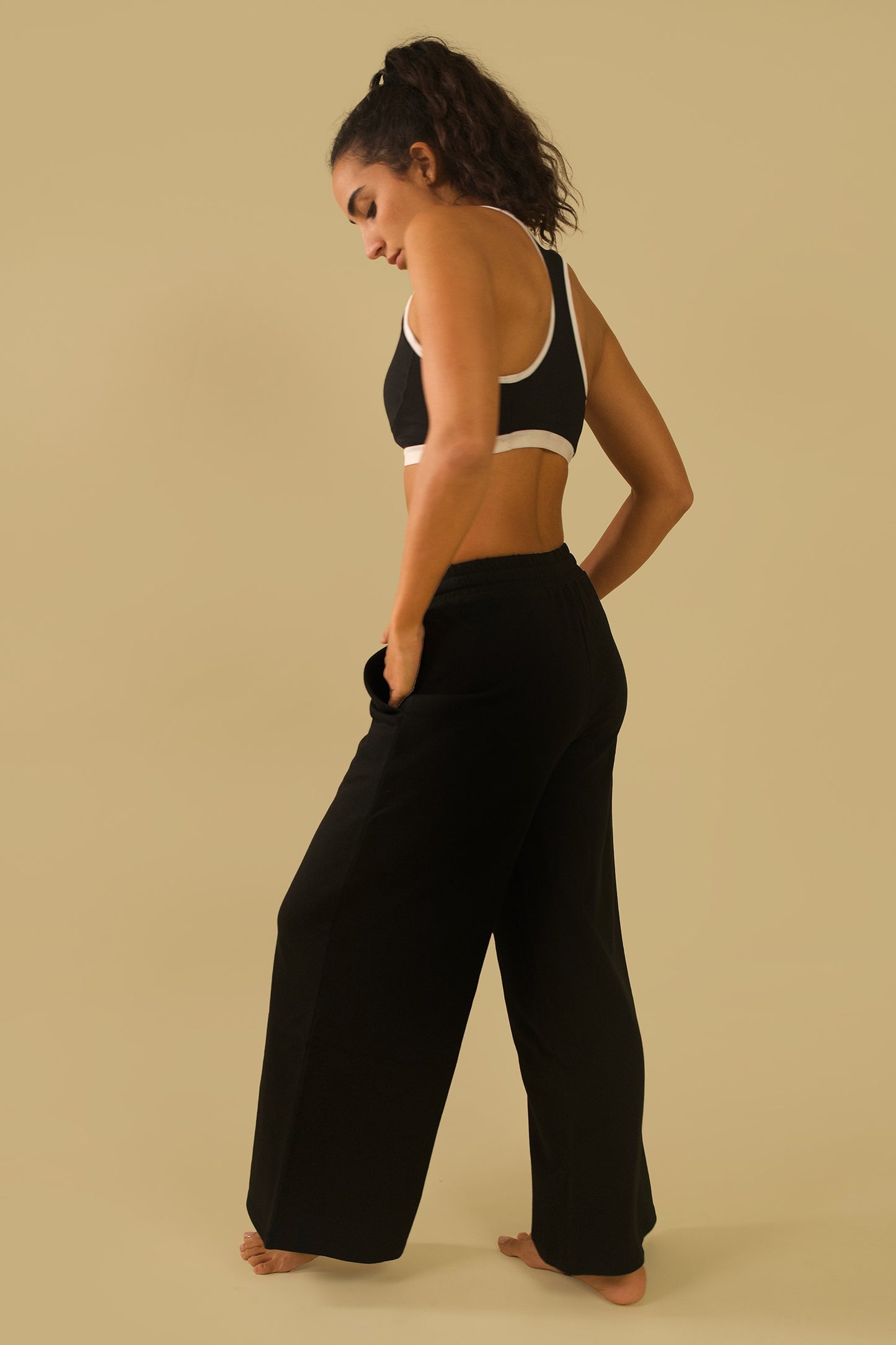 STRAIGHT TRACKPANTS (black)
