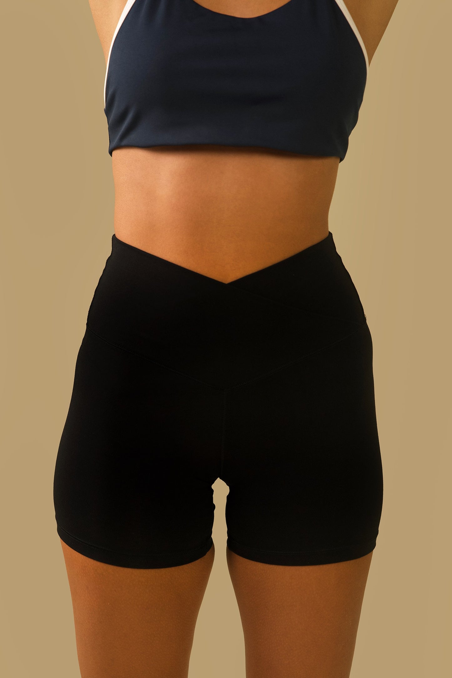 CROSS SCULPT SHORTS (black)