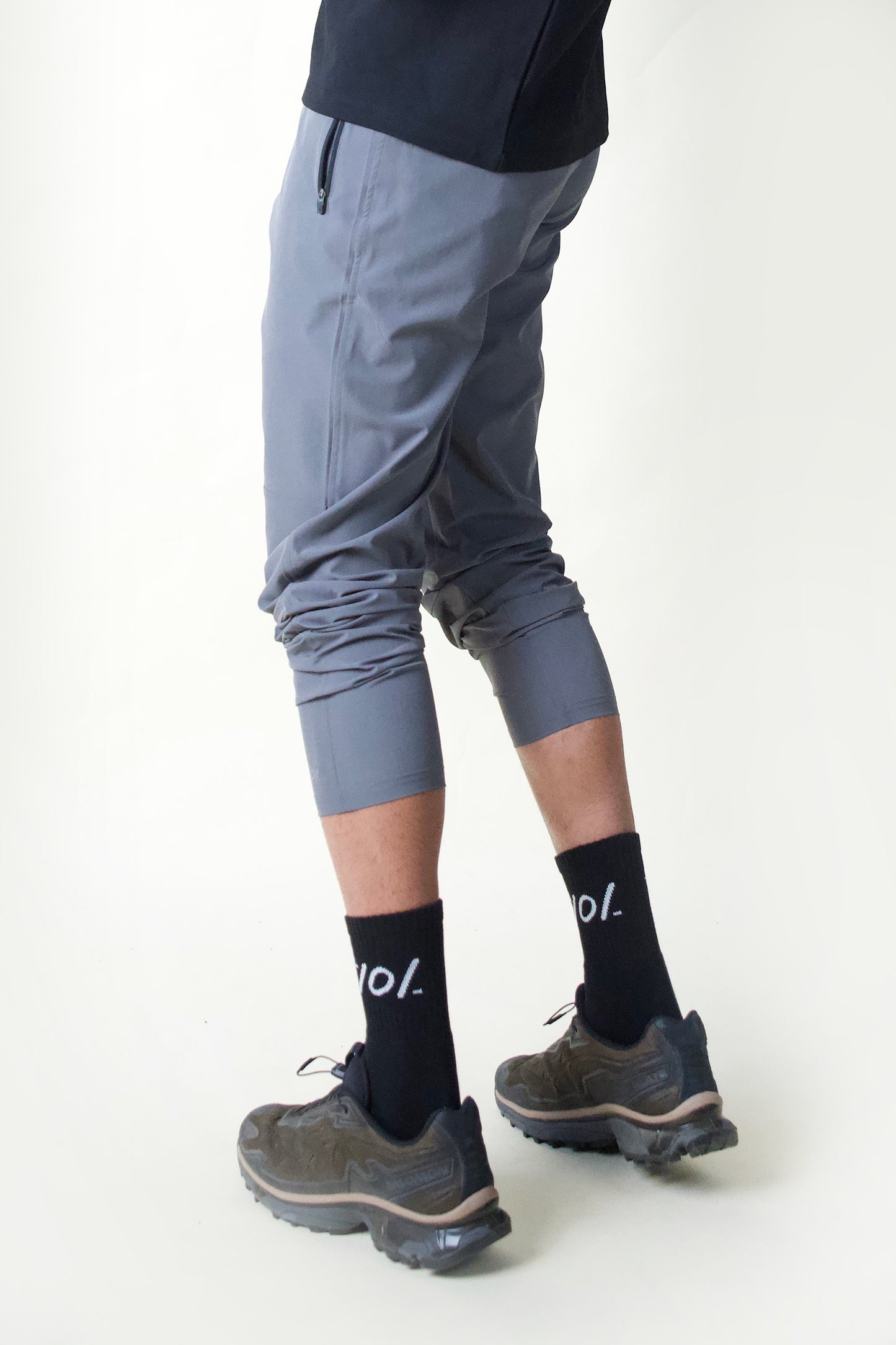 101 TRACKS (GREY)